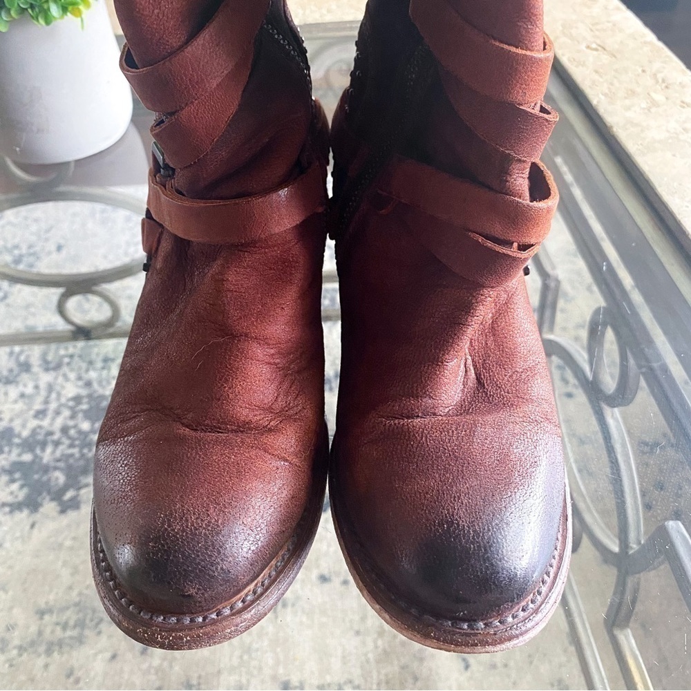 Freebird Boot Coy Buckle Strap Heeled Leather Slouchy Studded Rust 7 GUC - Picture 4 of 10